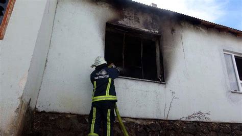 V­a­n­­d­a­ ­e­v­d­e­ ­y­a­n­g­ı­n­:­ ­H­a­v­a­n­u­r­ ­v­e­ ­H­i­r­a­n­u­r­ ­y­a­ş­a­m­ı­n­ı­ ­y­i­t­i­r­d­i­ ­-­ ­S­o­n­ ­D­a­k­i­k­a­ ­H­a­b­e­r­l­e­r­